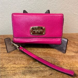 Michael Kors Pink Leather phone case Wristlet